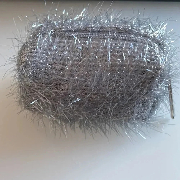 🔥4/$20 MAC Cosmetics  Bag - Picture 3 of 8